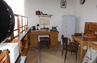 Originální historický interiér poštovní úřadovny 