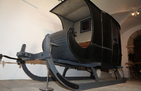 Sbírka vozů a kočárů v Poštovním muzeu ve Vyšším Brodě