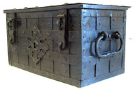 Cash box with a false lock