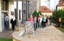 Foto 1 - Na návštěvu muzea čekaly davy - Fronty se před budovou Poštovního muzea, která pojme zhruba 80 lidí, začaly tvořit již po sedmé hodině.