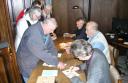 Foto 07 - Odpolední program – autogramiáda - Odpolední program v muzeu zahájila autogramiáda tvůrců nových poštovních známek M. Srba, B. Schneidera a Orieška