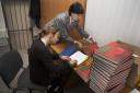 Foto 03 - Autoři podepisují novou publikaci - Ještě před samotným křtem podepsali všichni autoři 60 výtisků knihy. Na snímku knihu podepisuje historička umění Lucie Šiklová.